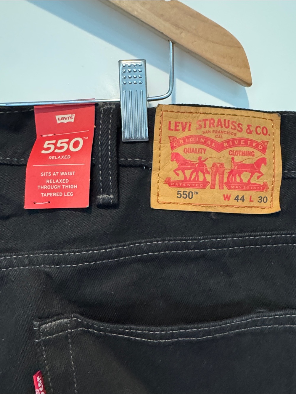 Levi's 550 Relaxed Fit Men's Black Jeans